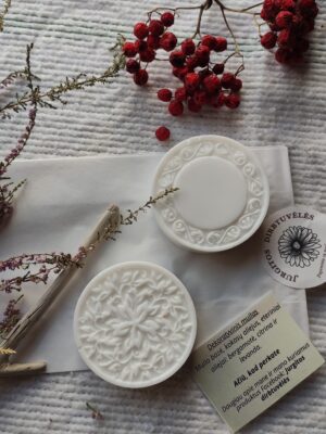 Decorative soap with coconut oil