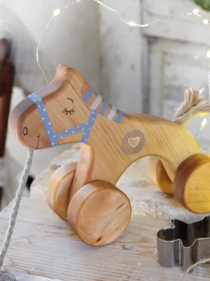 Rankų darbo medinis žaislas "Traukiamas arkliukas" | Friendly Toys