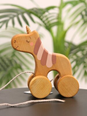 Traukiamas rankų darbo medinis žaislas "Vienaragis" | Friendly toys